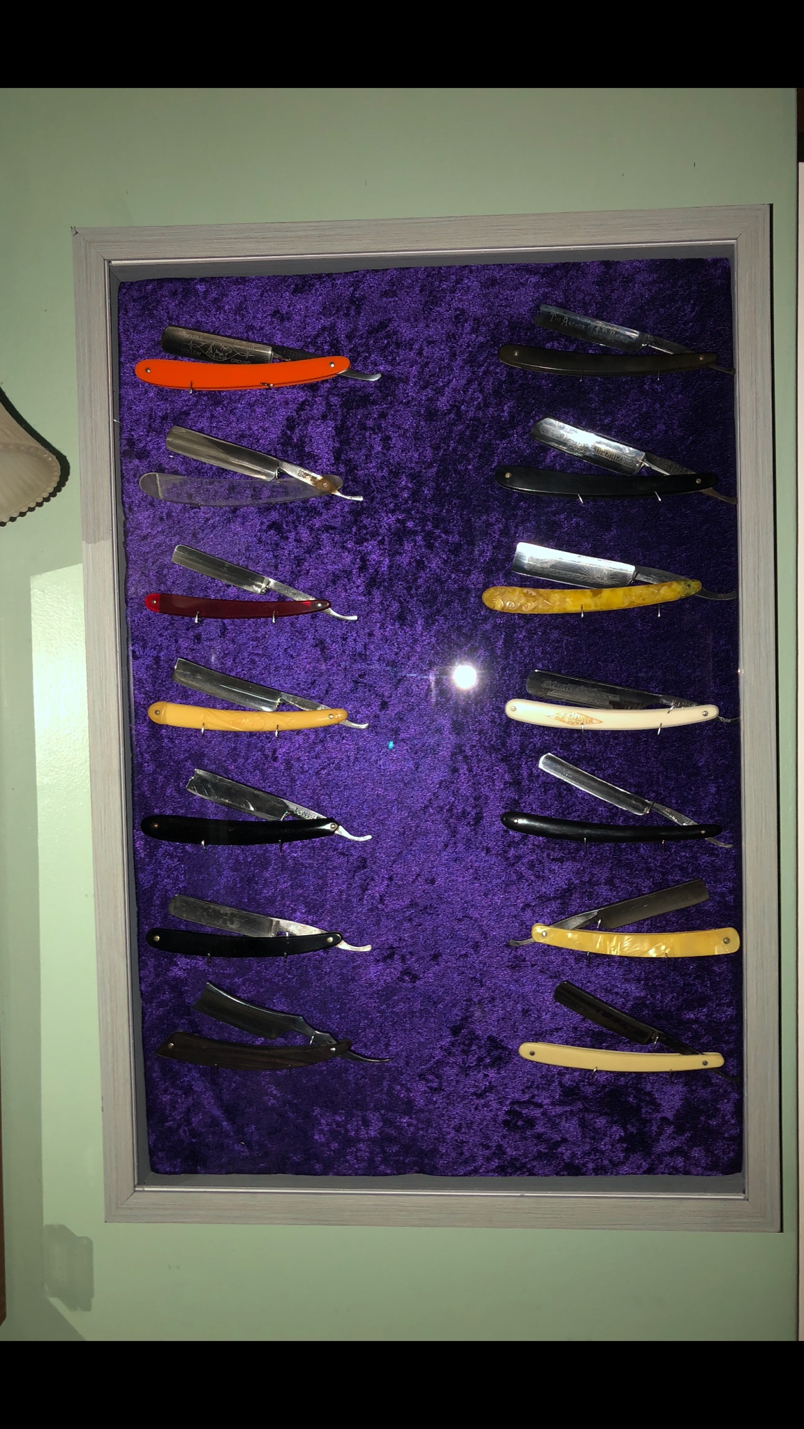 Straight razor display TheShaveDen