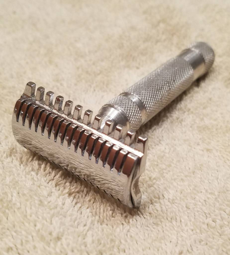 Chinese clone of Grand Shave King Page 3 TheShaveDen